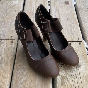 New Suzy Shier Brown Heeled Shoes Size 8